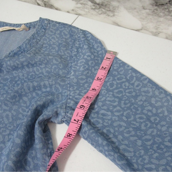 Soft Surroundings Chambray Leopard Print Pullover Tunic Top Size Small - Picture 9 of 10